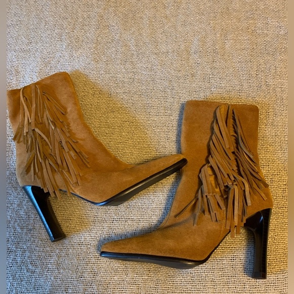 Predictions size 5 camel color suede fringe Ankle boots - Picture 2 of 10